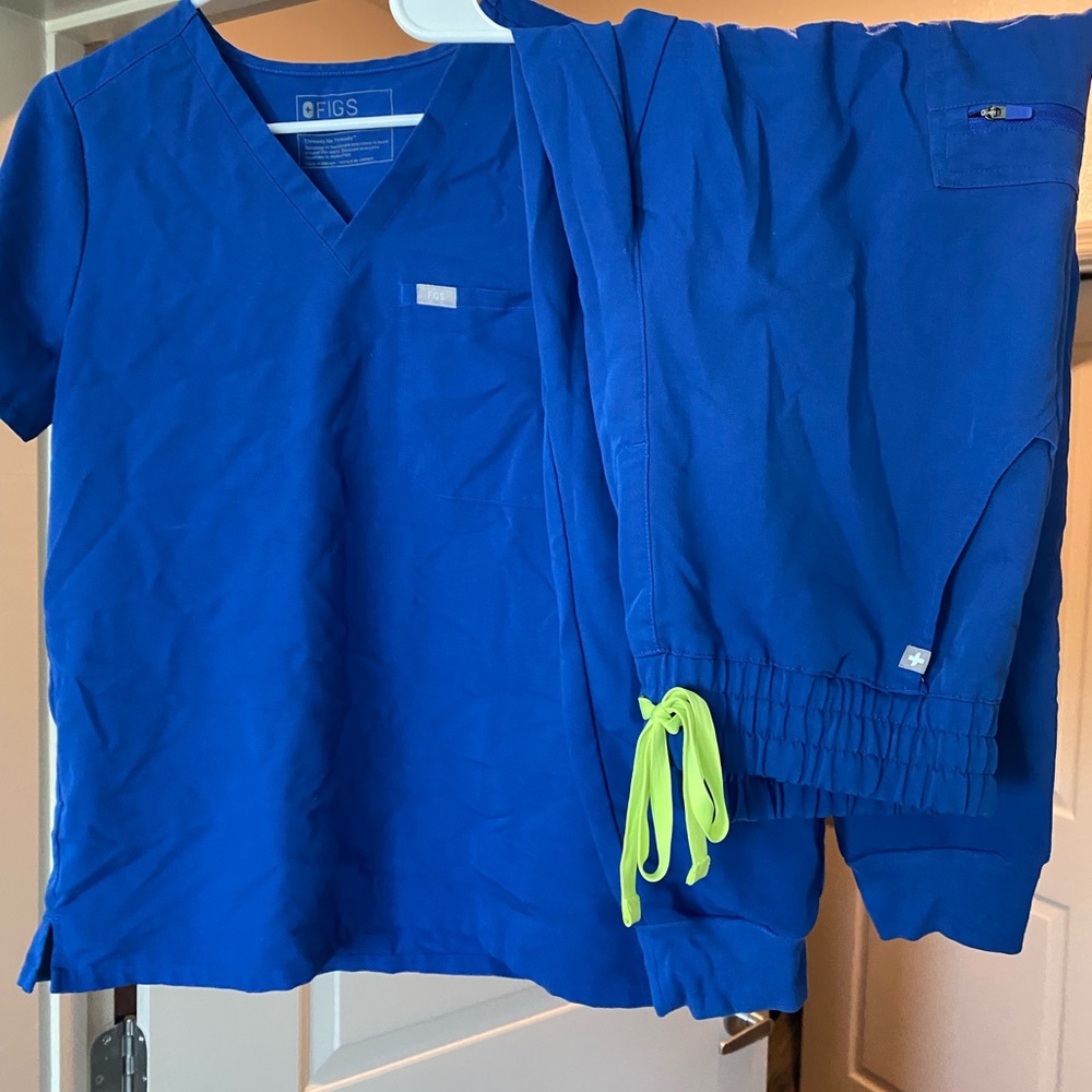 FIGS SCRUB SET